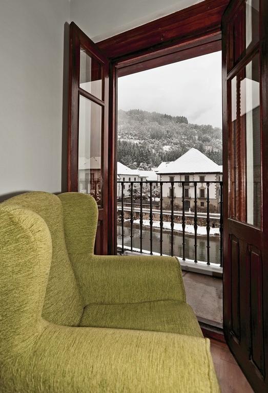 Hostal Orialde Ochagavía Exterior foto