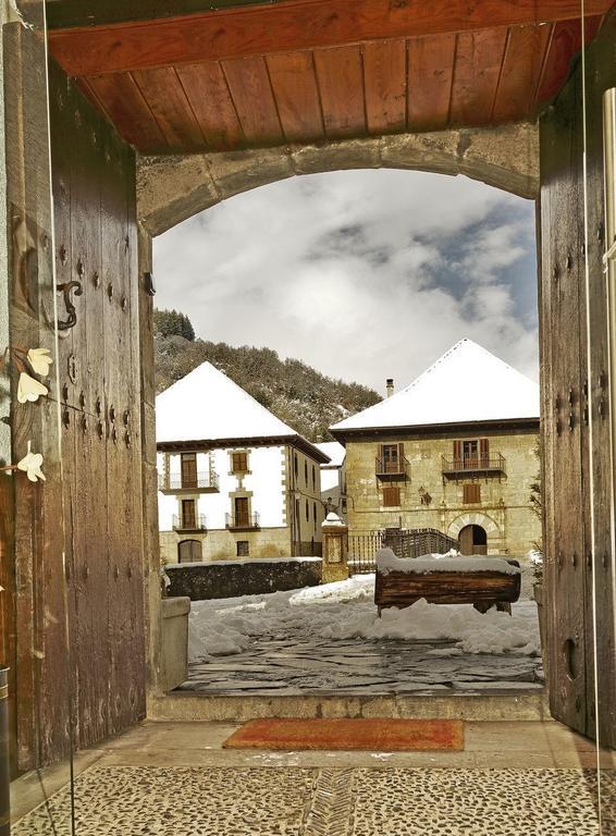 Hostal Orialde Ochagavía Exterior foto