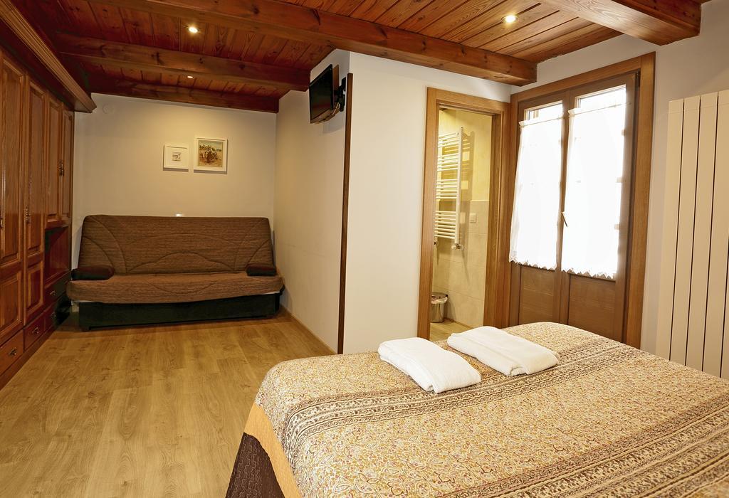 Hostal Orialde Ochagavía Exterior foto