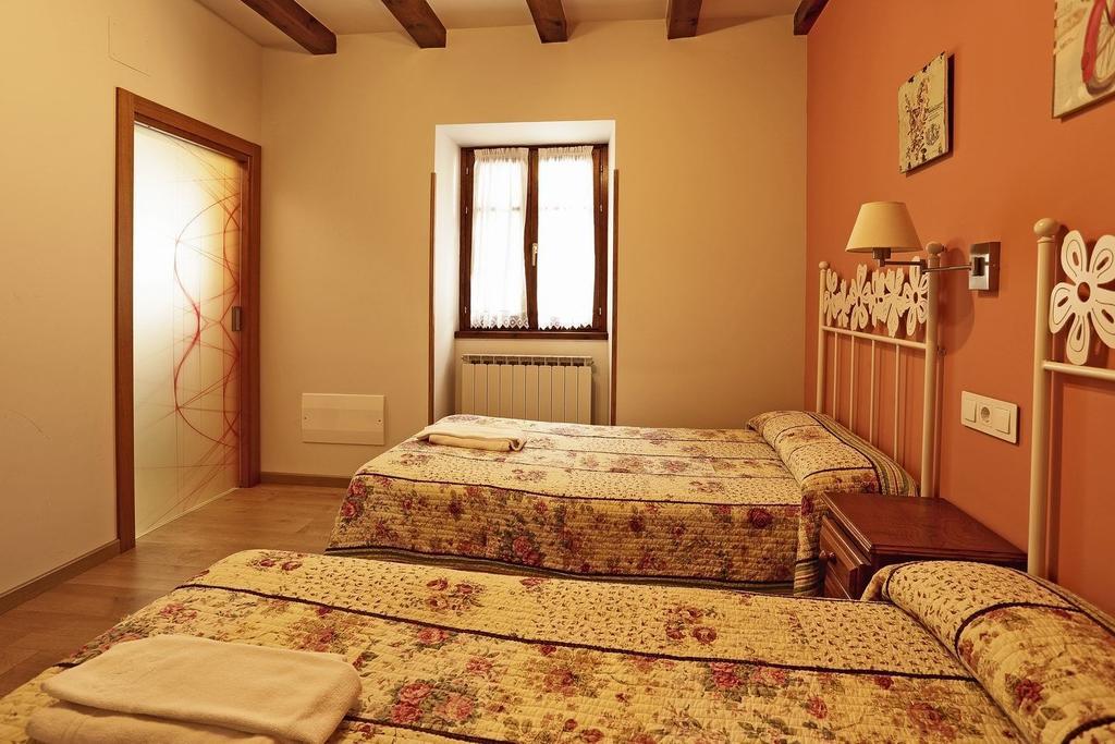Hostal Orialde Ochagavía Exterior foto